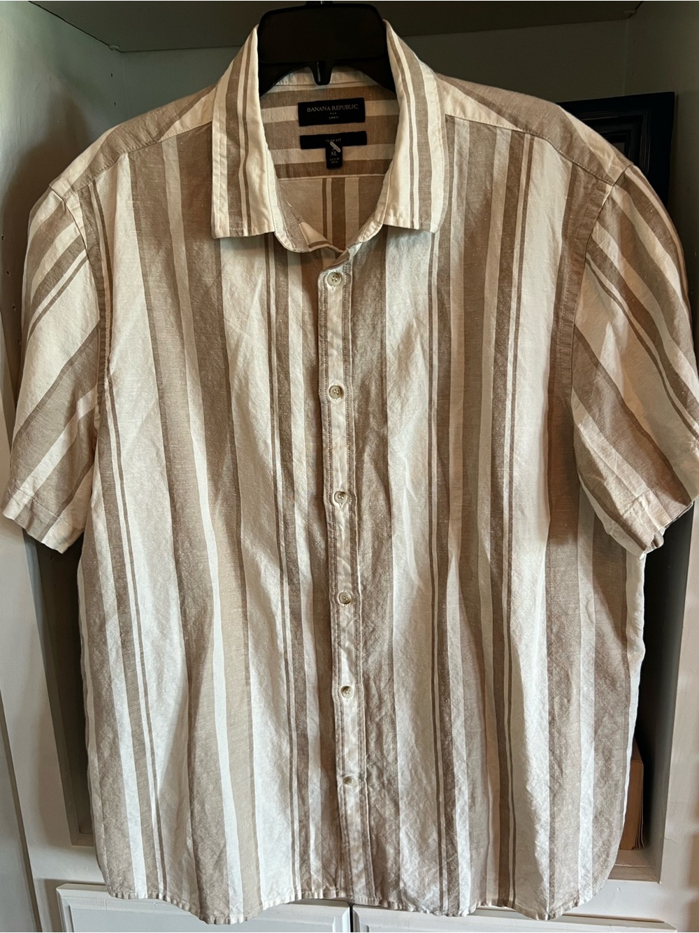 Banana Republic Men's Beige Stripe Short-Sleeve Button-Up Shirt XL